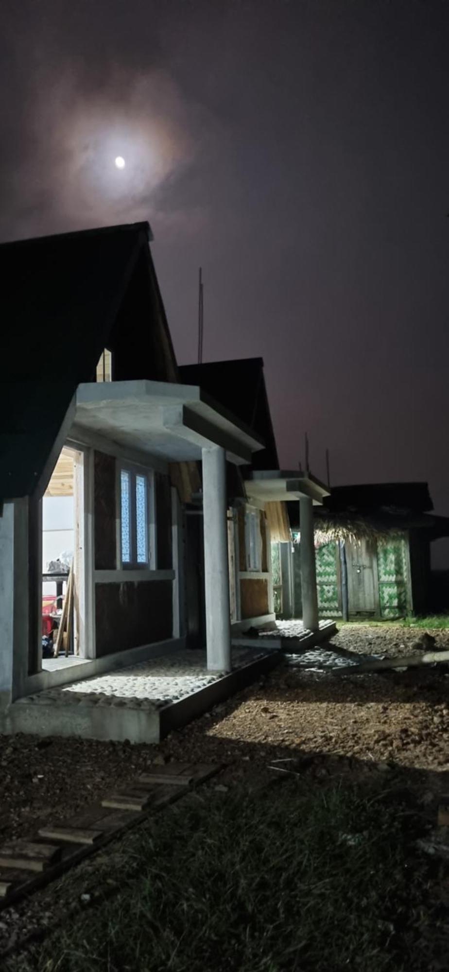 I Basa Homestay Sohrarim Exterior photo